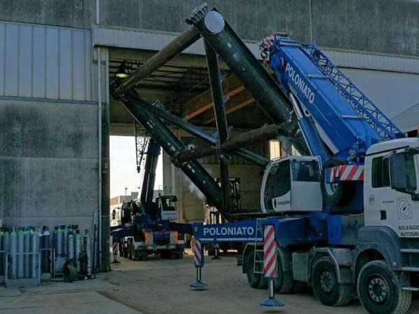 Cranes-for-handling-loads